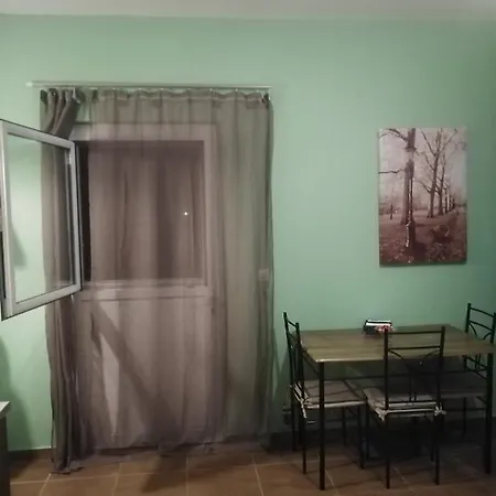 Vicky's Near To The Airport ολόκληρο διαμέρισμα