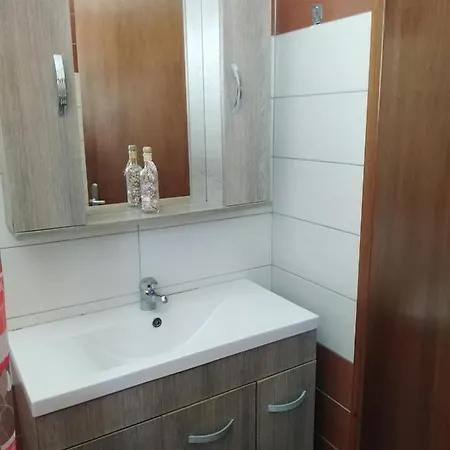 Vicky's Near To The Airport ολόκληρο διαμέρισμα Apartamento