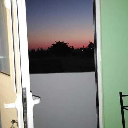 Vicky's Near To The Airport ολόκληρο διαμέρισμα